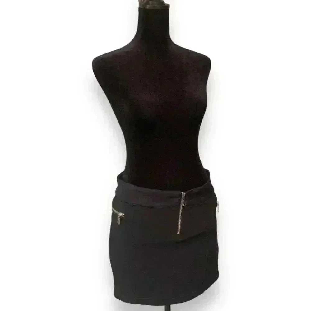 NWT On Trend Black Mini Skirt with Silver Zipper Detail Size Large (Juniors) - Picture 11 of 11